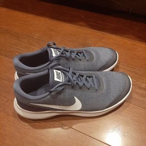 Nike Mens size 11 athletic shoes blue and white